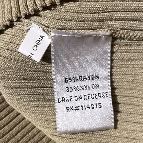 Hannah Jones New York 60'S Cropped Green Knit Top with Wood Accents - Picture 9 of 10